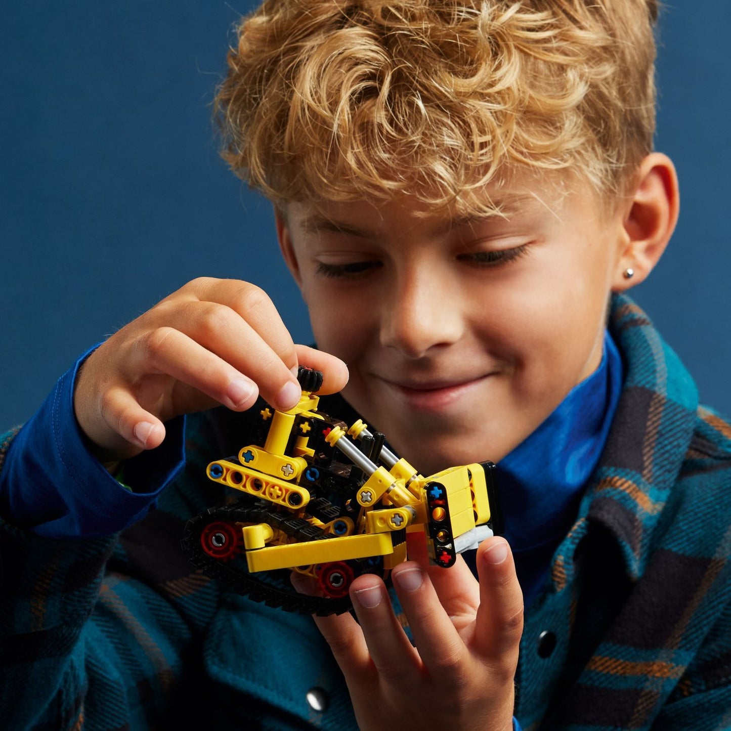 LEGO® Technic: Heavy-Duty Bulldozer