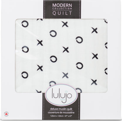 Lulujo Hugs & Kisses Quilt - 47x47"